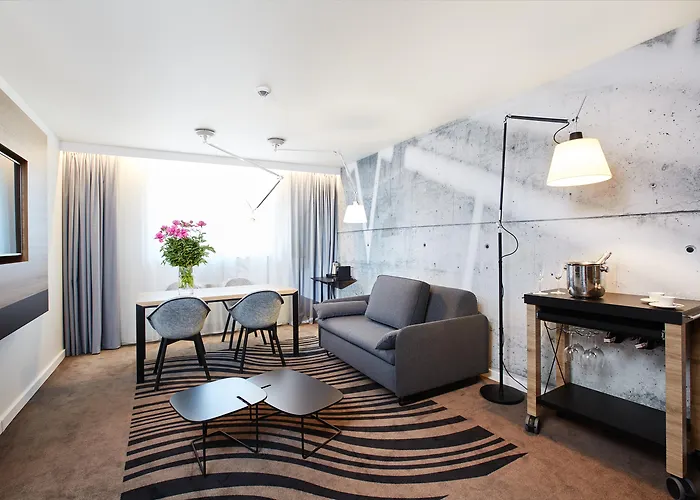 Hotel Novotel West 4*