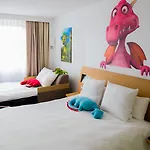 Отель Novotel West