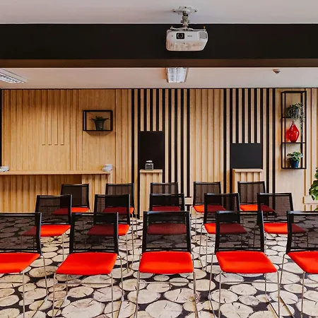 Hotel Novotel West