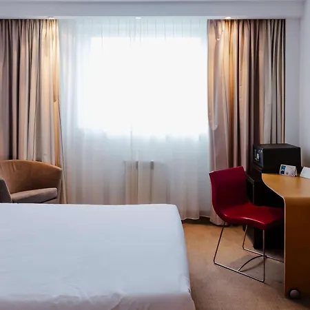 Hotel Novotel West 4*