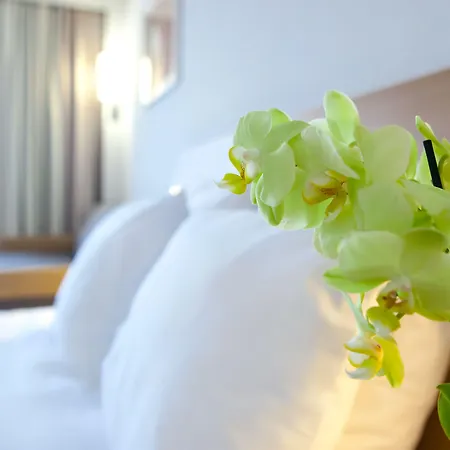 Novotel West Hotel 4*