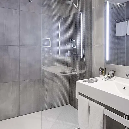 Hotell Novotel West 4*