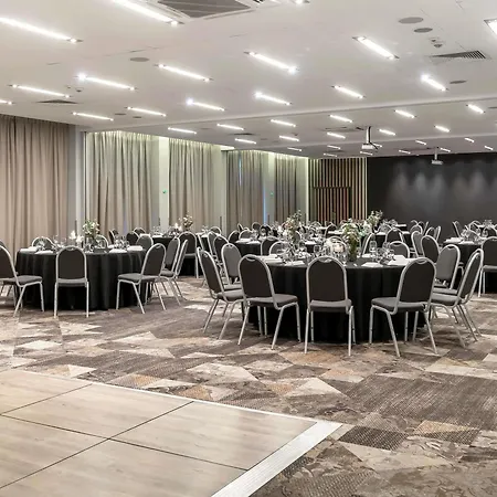 Novotel West Hotel 4*