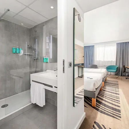 Novotel West Готель