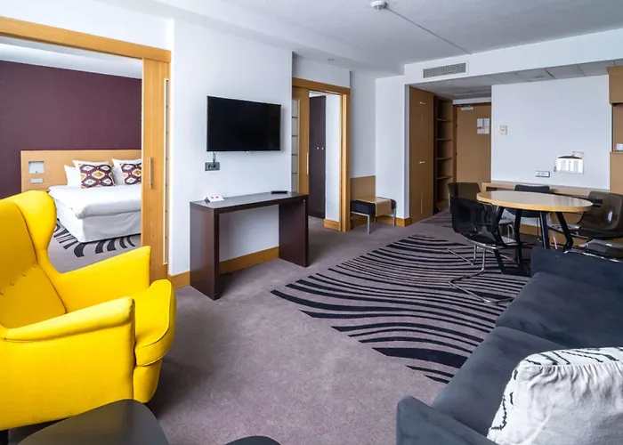 Novotel West Hotel 4*