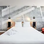 Novotel West 4*
